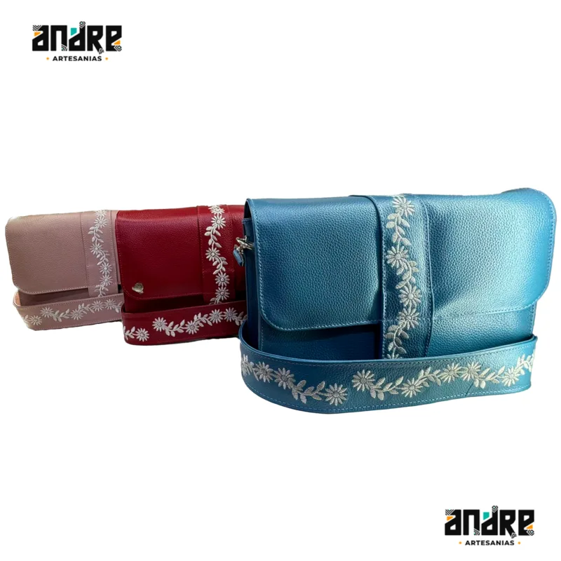 Cartera flor bordada